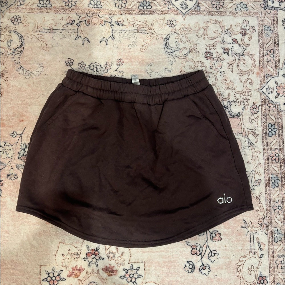 Brown athleisure skirt from Alo